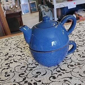 Pier 1 Stoneware Teapot and Cup Set